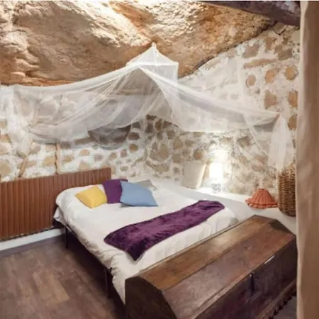 Loft Apartamento La Cova - Casa Notari - Zona Montrebei *